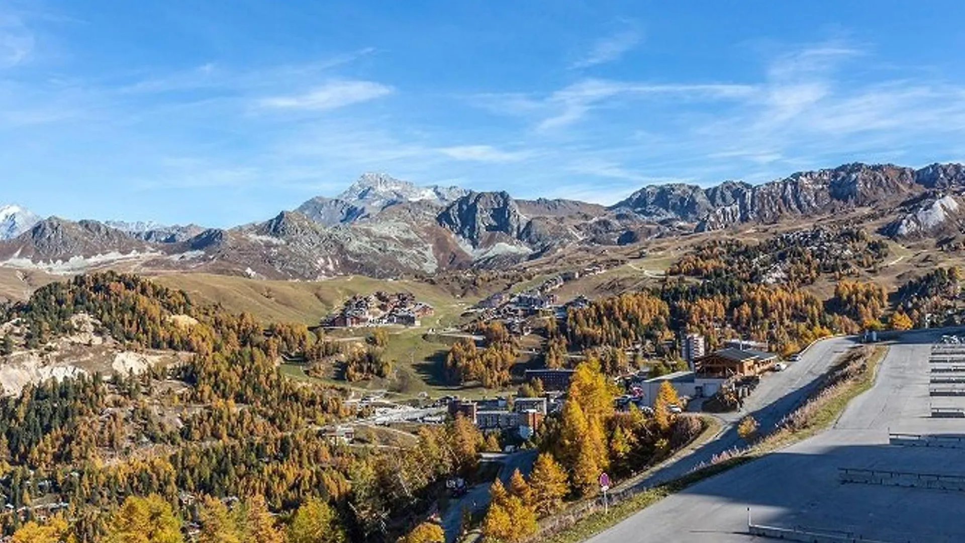 Appartement Charmant Avec Balcon, Piscine & Parking A Plagne Aime 2000 - Fr-1-351-137 La Plagne 0*,  France